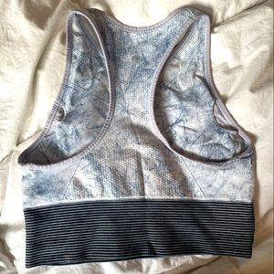 Lululemon crop shirt / bra